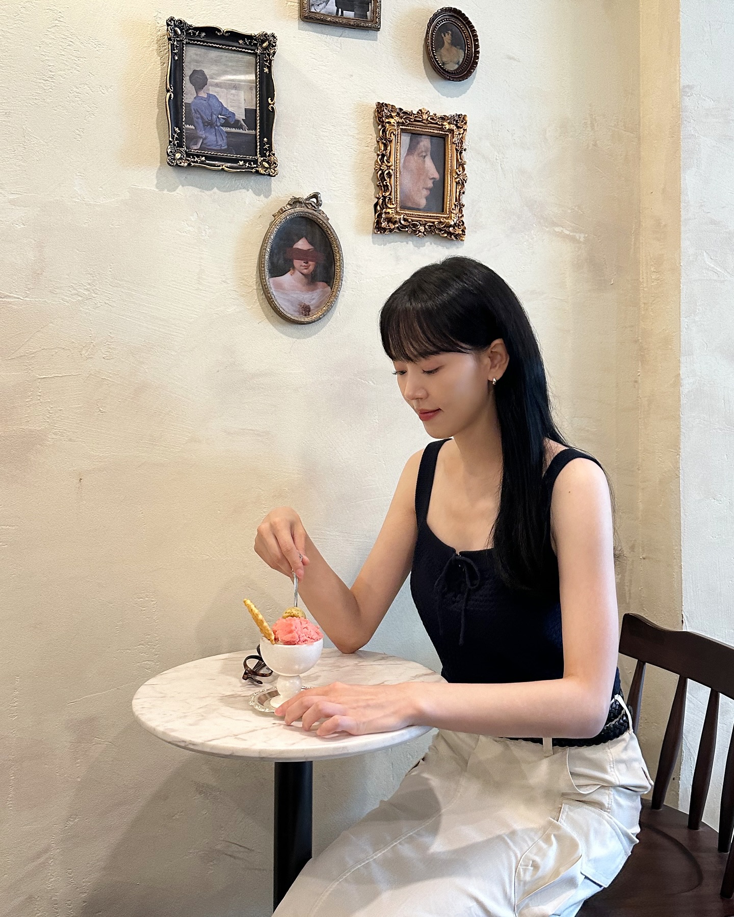 "Kỳ phùng địch thủ" của Yoona: 36 tuổi mà trẻ trung như 26, style thường ngày rất xinh tươi- Ảnh 11.