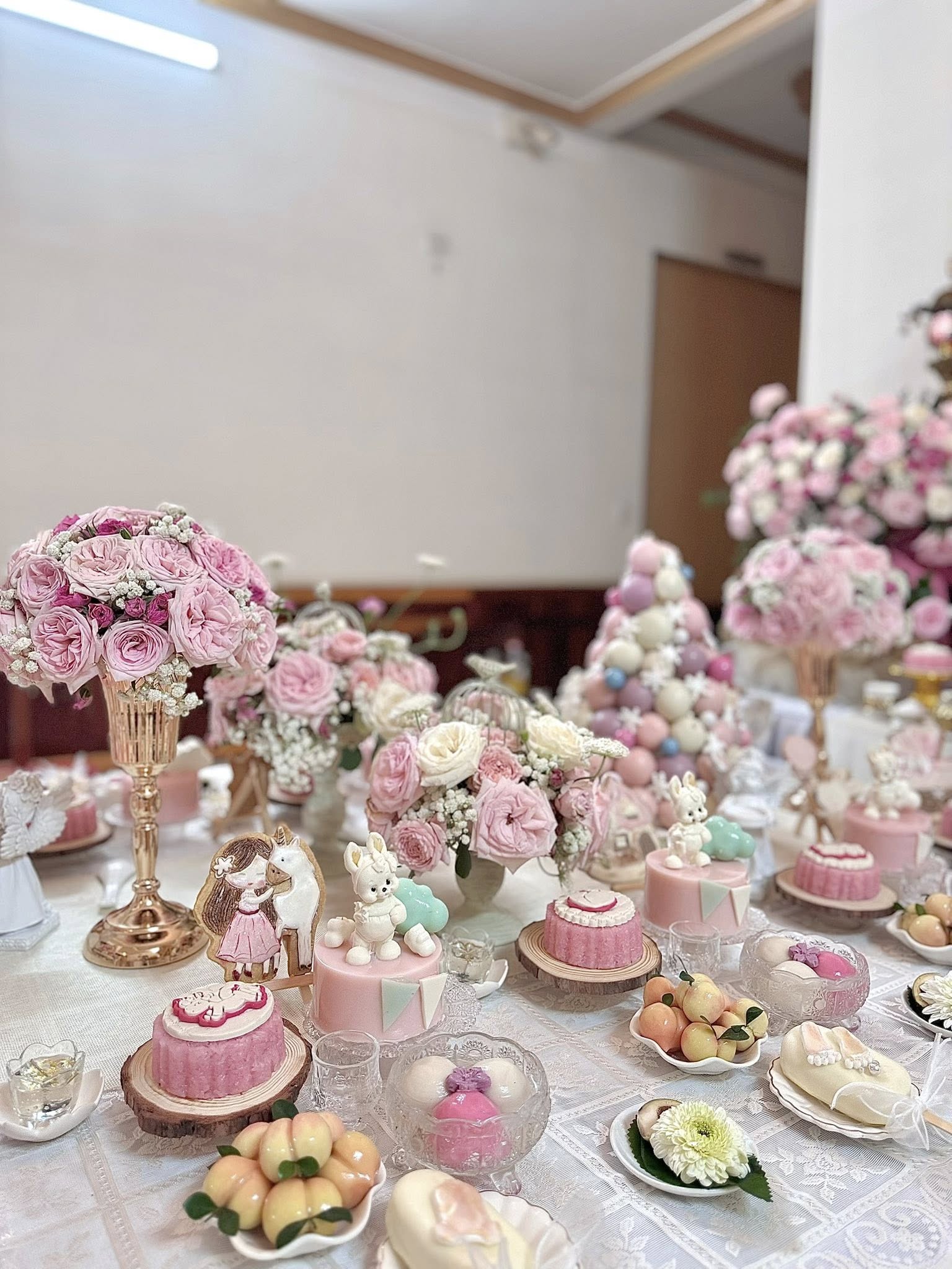 Tiệc đầy tháng tràn ngập sắc hồng tưởng chỉ có trong truyện cổ tích của mẹ bỉm ở Đắk Lắk khiến dân tình xuýt xoa: Đầu thai đúng nhà rồi con ơi!- Ảnh 3.