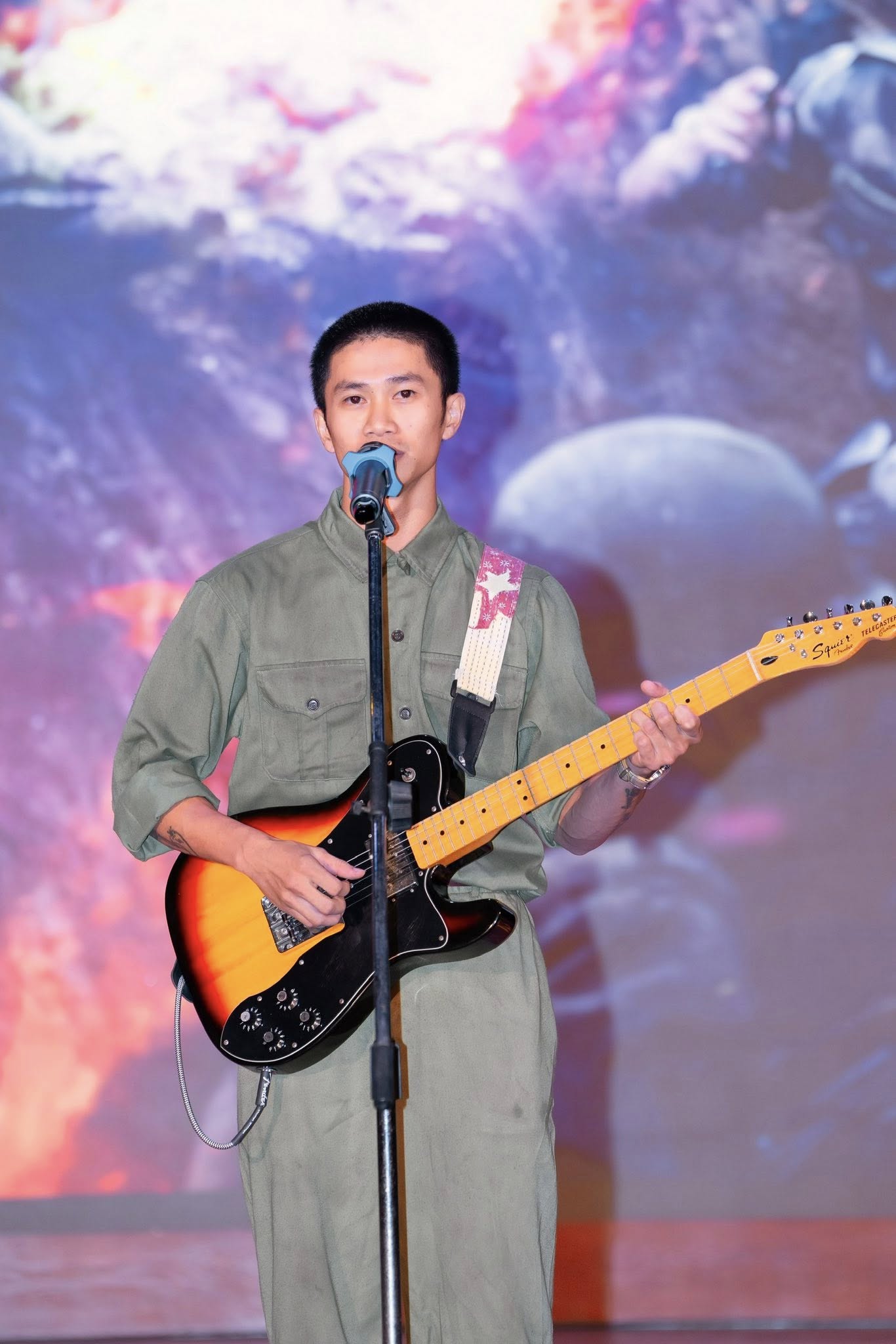 Nhạc Việt hot nhất hiện nay: Ca sĩ cứ diễn là khóc, “đem thanh xuân gieo tự do cho đất nước” khiến cả triệu người thổn thức- Ảnh 7. Nhạc Việt hot nhất hiện nay: Ca sĩ cứ diễn là khóc, “đem thanh xuân gieo tự do cho đất nước” khiến cả triệu người thổn thức- Ảnh 7.