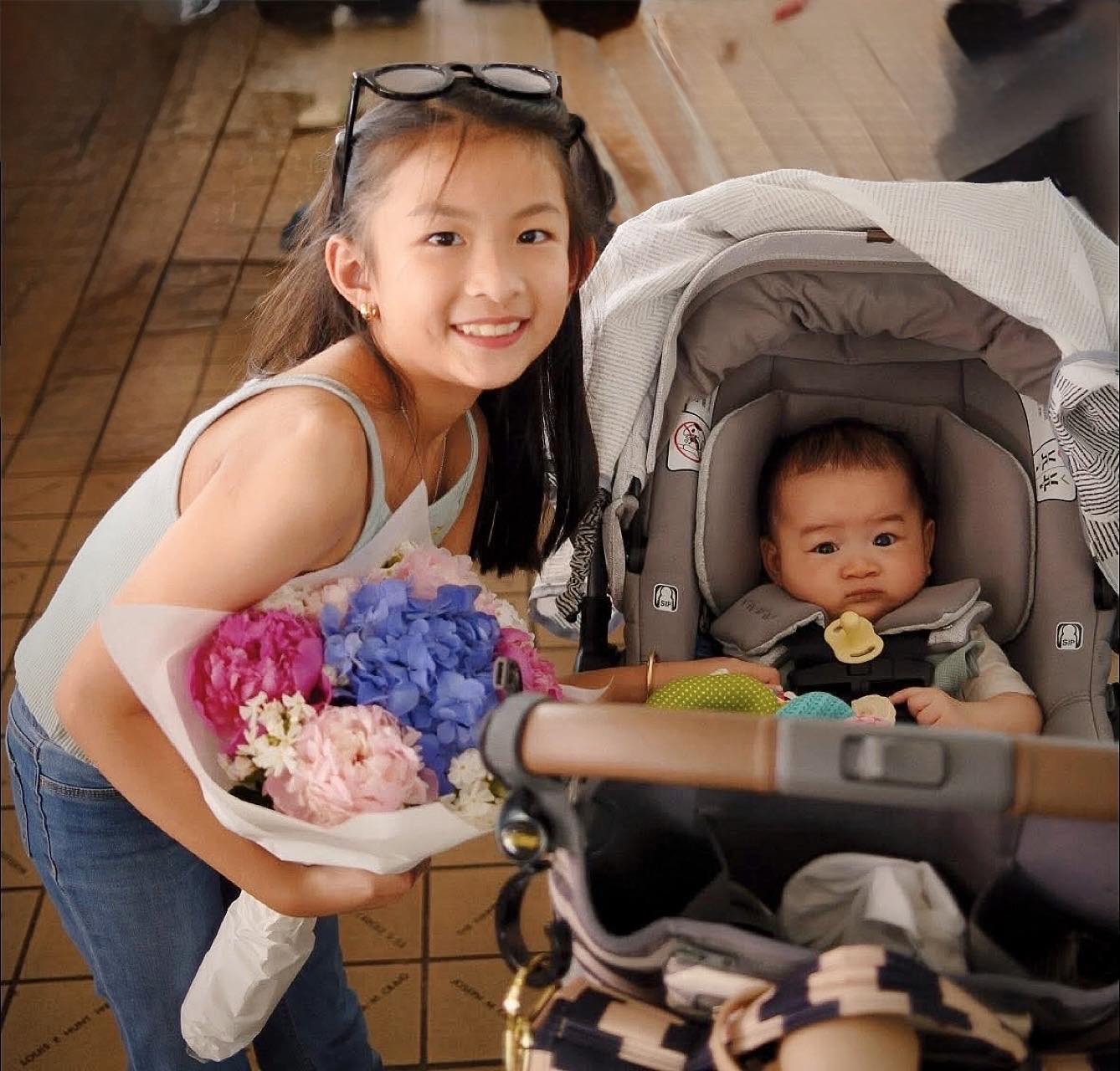 "Tủ vàng" của hot mom Yến Phương khiến hội mẹ sữa nhìn thôi đã thấy đau cái lưng, ông xã Lam Trường cũng phải lên tiếng vì xót vợ- Ảnh 1.