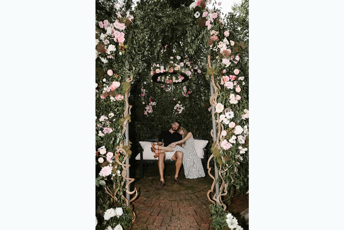 Travis Kelce - cầu thủ vừa đính hôn với Taylor Swift - là ai?- Ảnh 5.
