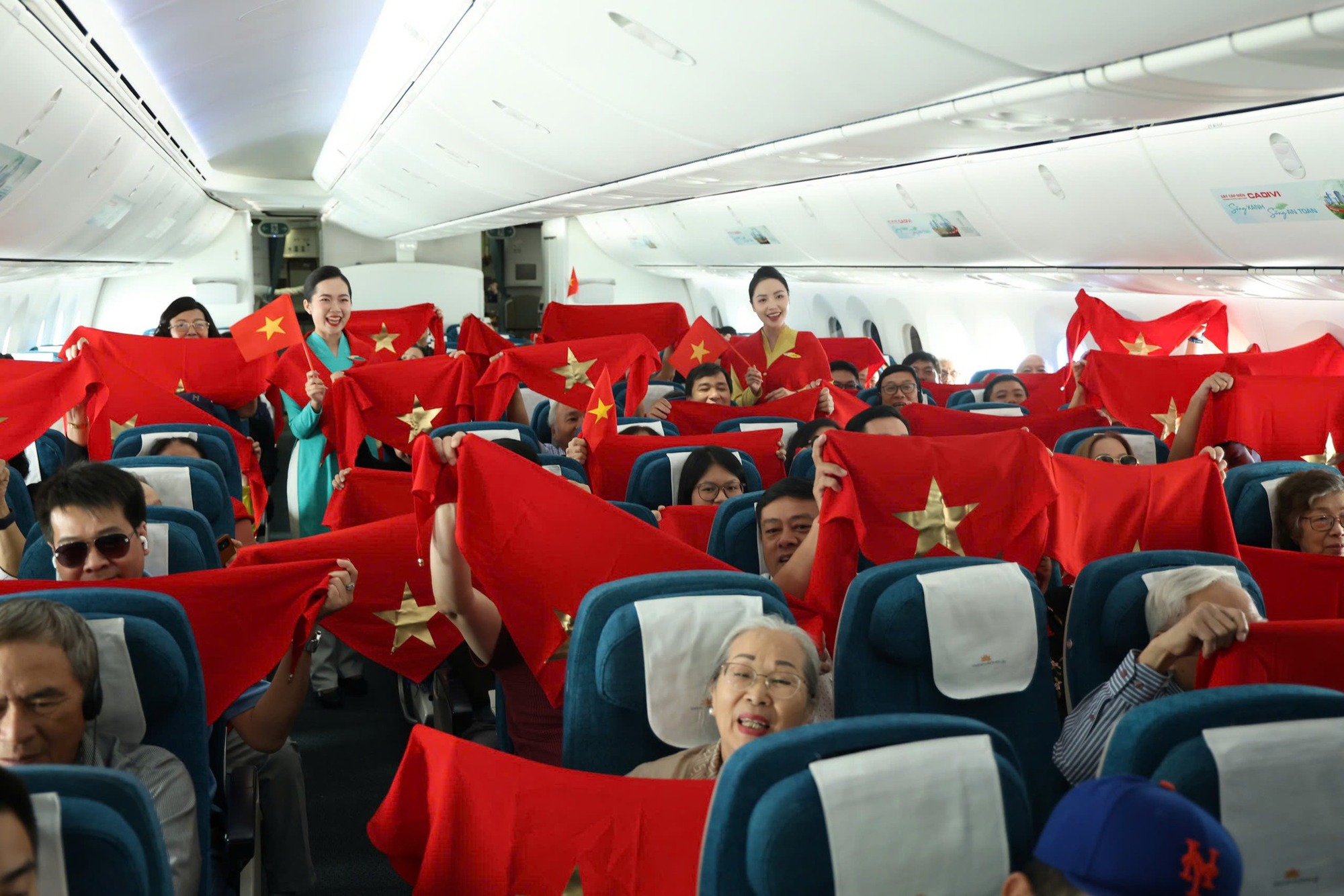 Vietnam Airlines tung "sít rịt" nhân dịp kỷ niệm 80 Năm Quốc khánh 2/9- Ảnh 1.