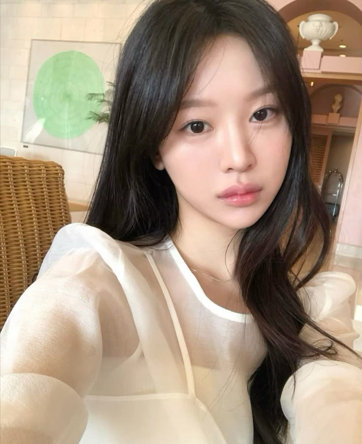 8 kem chống nắng "ph&aacute; đảo" Olive Young 2025: B&ocirc;i một ph&aacute;t filter mất việc, da đẹp th&aacute;ch thức mọi hung thần camera- Ảnh 1.