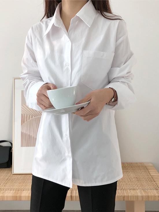 2 kiểu sơ mi trắng không mấy người còn mặc, nhất là phụ nữ sau 35- Ảnh 1.