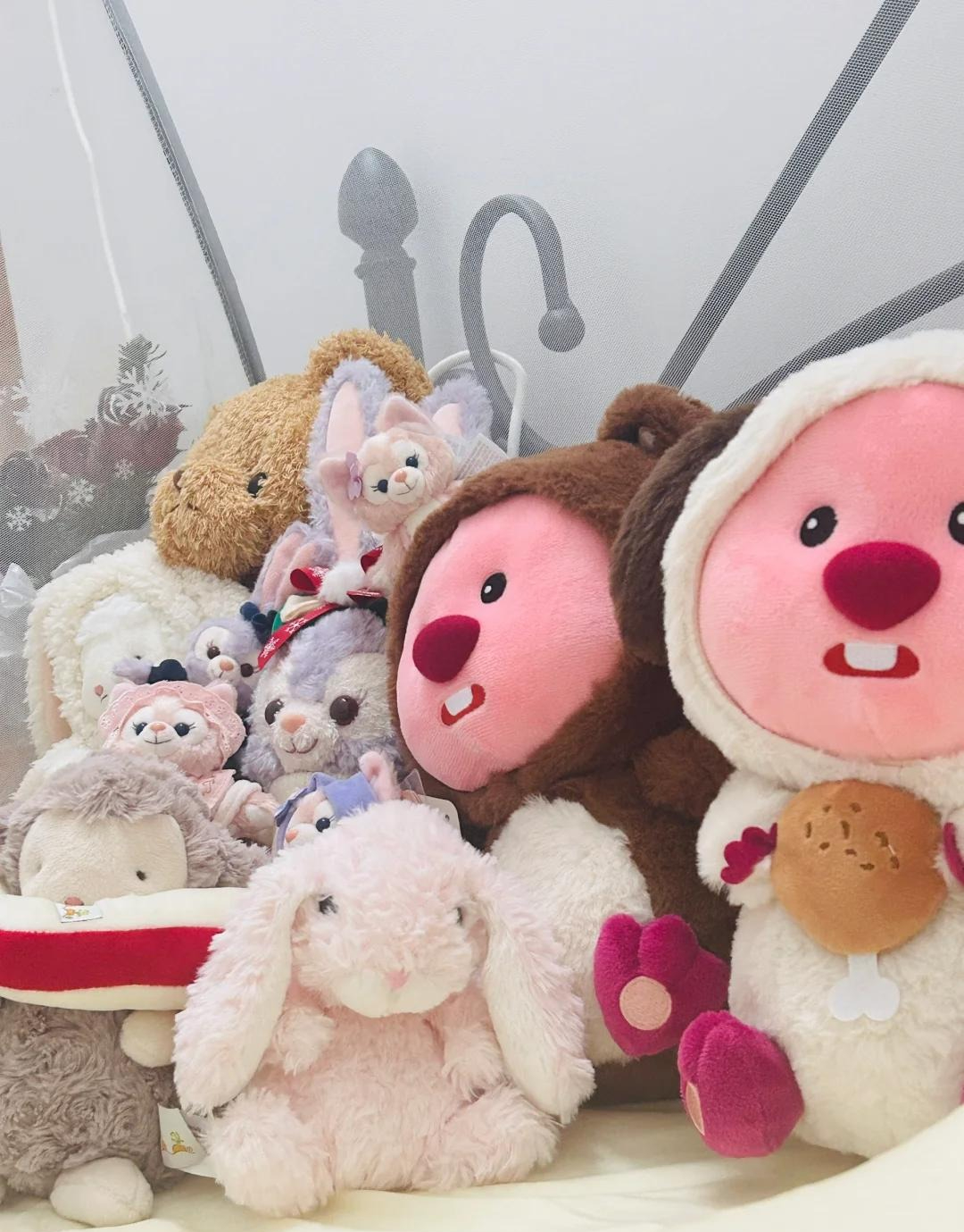 Ông bà dặn: 6 thứ tối kỵ đặt đầu giường kẻo giấc ngủ hóa ác mộng, cơ thể hao mòn như dòng sông cạn nước- Ảnh 1.