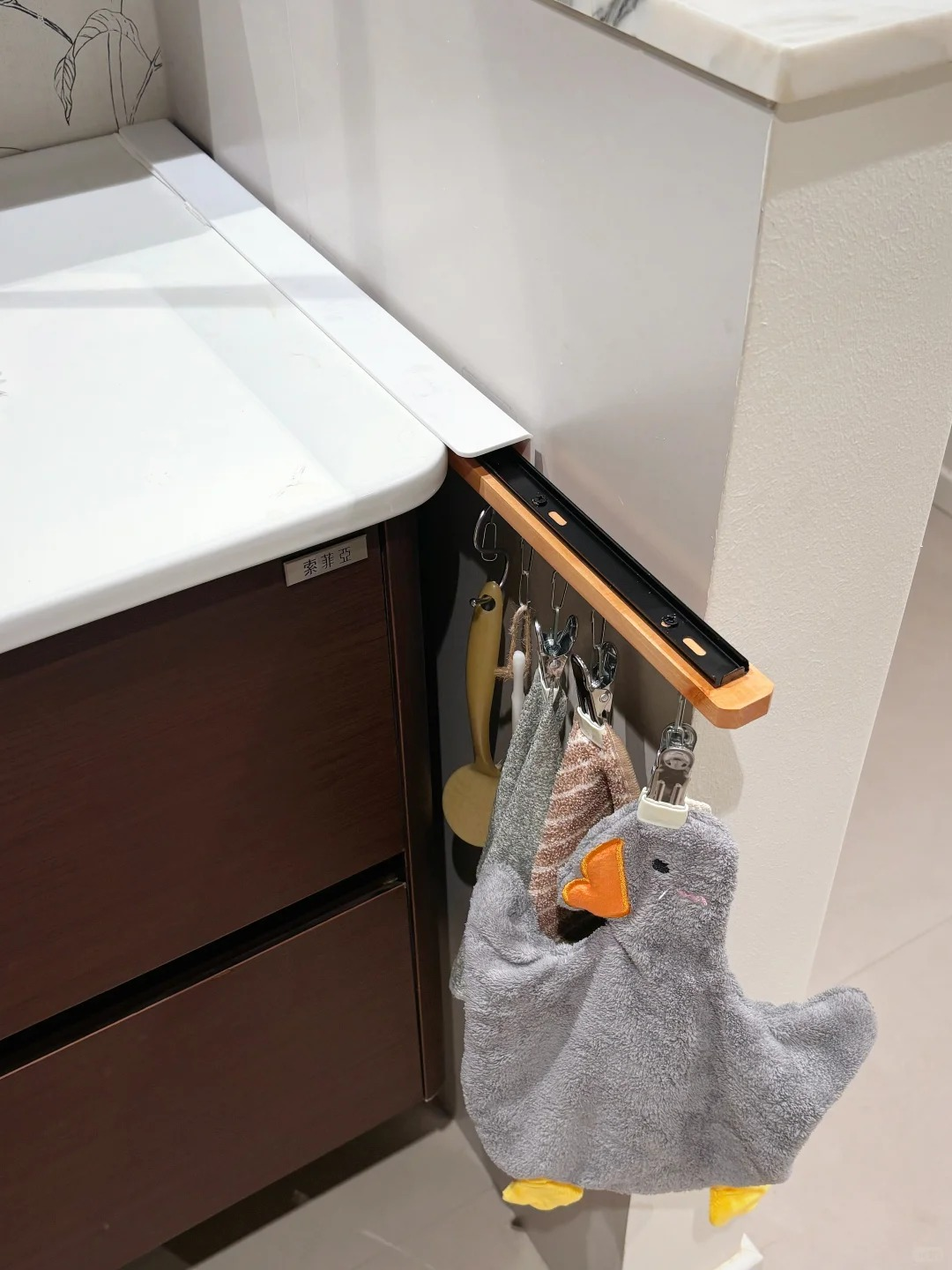 Người phụ nữ trung niên chia sẻ: 9 góc chưa đến 20cm giúp tôi dọn gọn gàng, tiết kiệm cả triệu tiền mua tủ kệ- Ảnh 7.