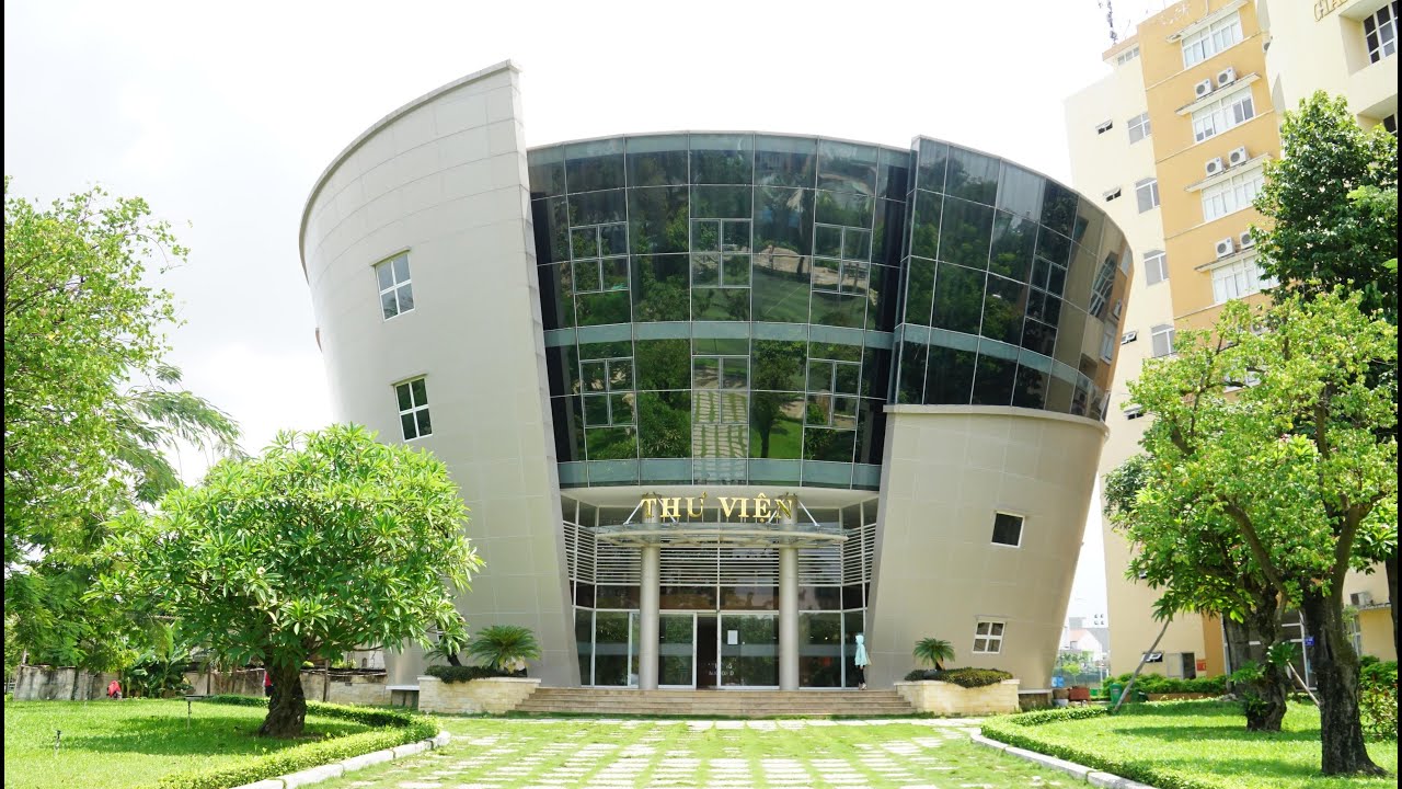 Trường Đại học Ngân hàng TP. Hồ Chí Minh đang khiến cộng đồng bàn tán có gì đặc biệt?- Ảnh 2.