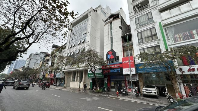 Hiện tượng bất thường xảy ra ở quanh số nhà 253, 255, 269 tại phố Kim Mã- Ảnh 1. Hiện tượng bất thường xảy ra ở quanh số nhà 253, 255, 269 tại phố Kim Mã- Ảnh 1.