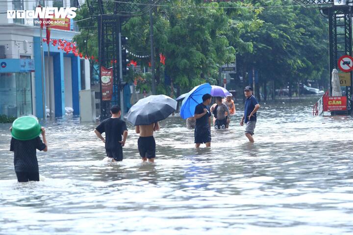 Biển Đông sắp đón áp thấp nhiệt đới, có thể gây mưa dịp Quốc khánh 2/9- Ảnh 2.