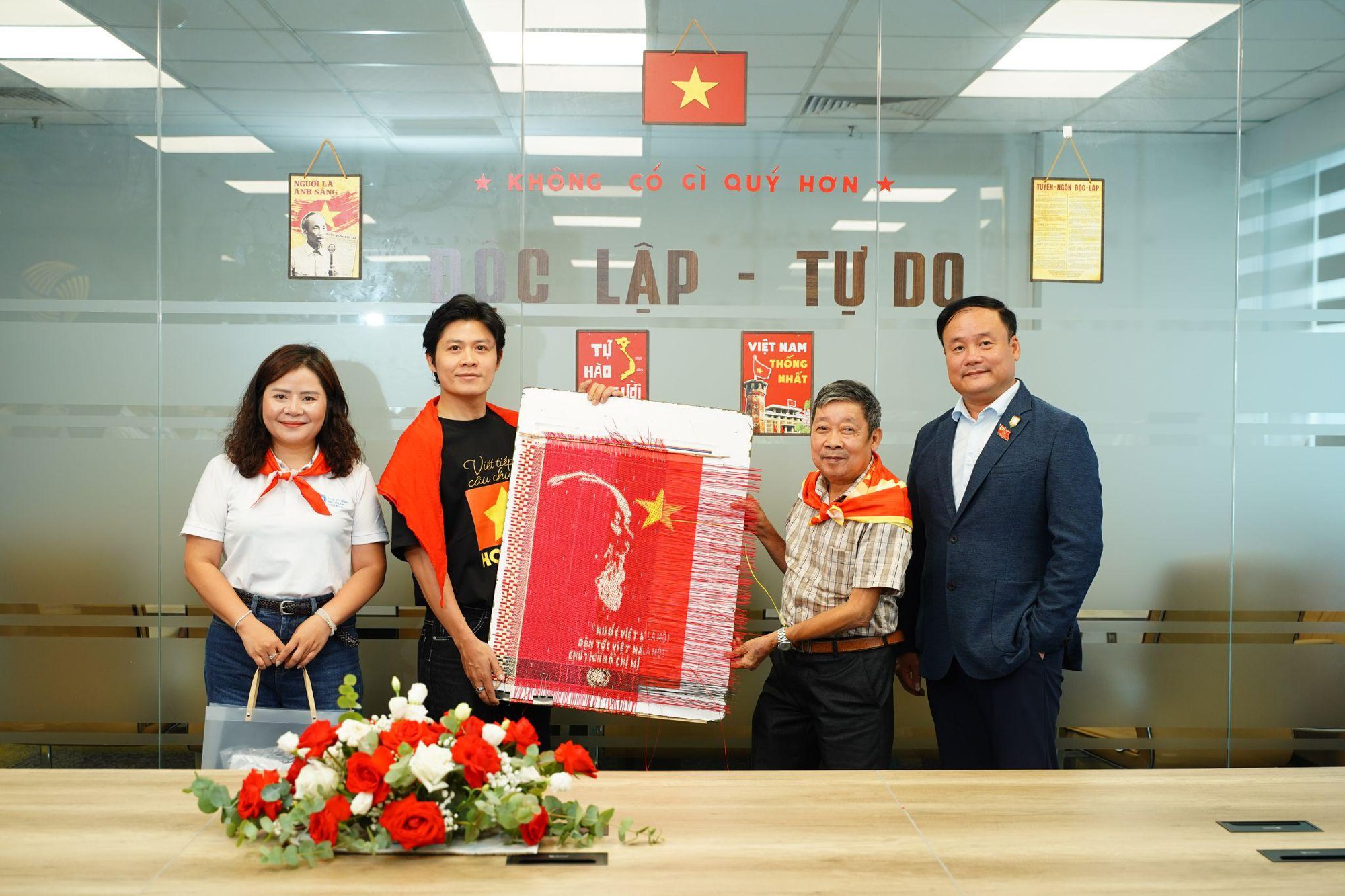 Aristino lan tỏa tinh thần dân tộc qua thời trang và hoạt động cộng đồng- Ảnh 1.