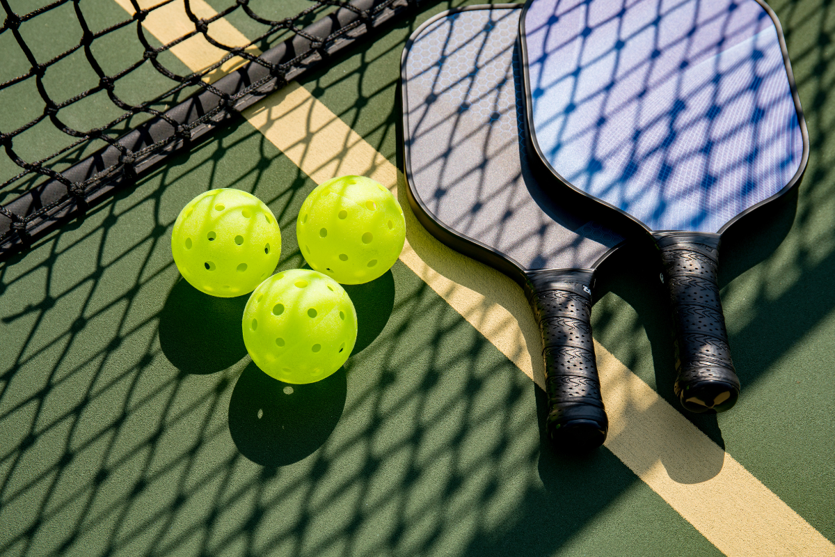 Hà Nội mưa ngập khắp nơi, bạn gái vẫn xách vợt đi đánh pickleball, nói một câu khiến tôi chết lặng- Ảnh 2.