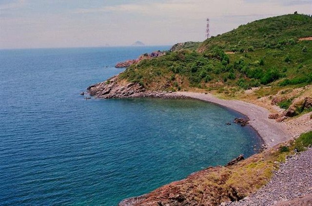 Cung đường một bên là núi, một bên là biển, du khách nhận xét: "Nhất định phải đi qua một lần trong đời!"- Ảnh 4.
