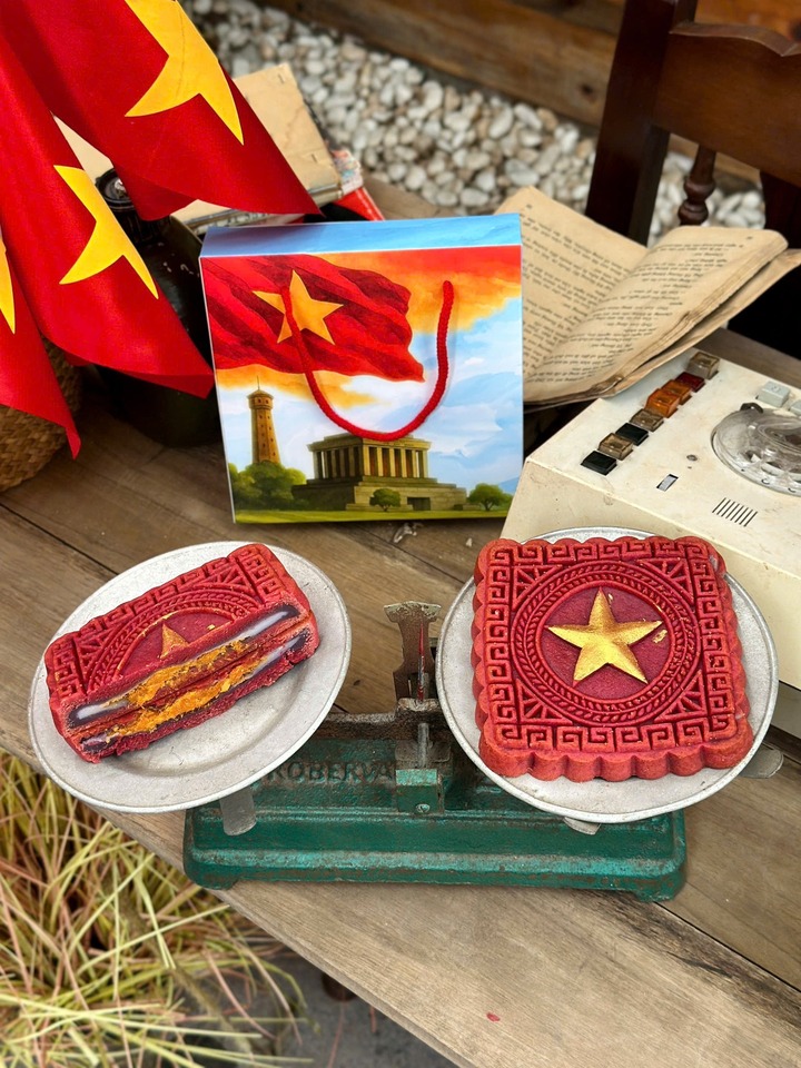 Bánh trung thu hình quốc kỳ và bản đồ Việt Nam 'sốt xình xịch' dịp 2/9- Ảnh 4.