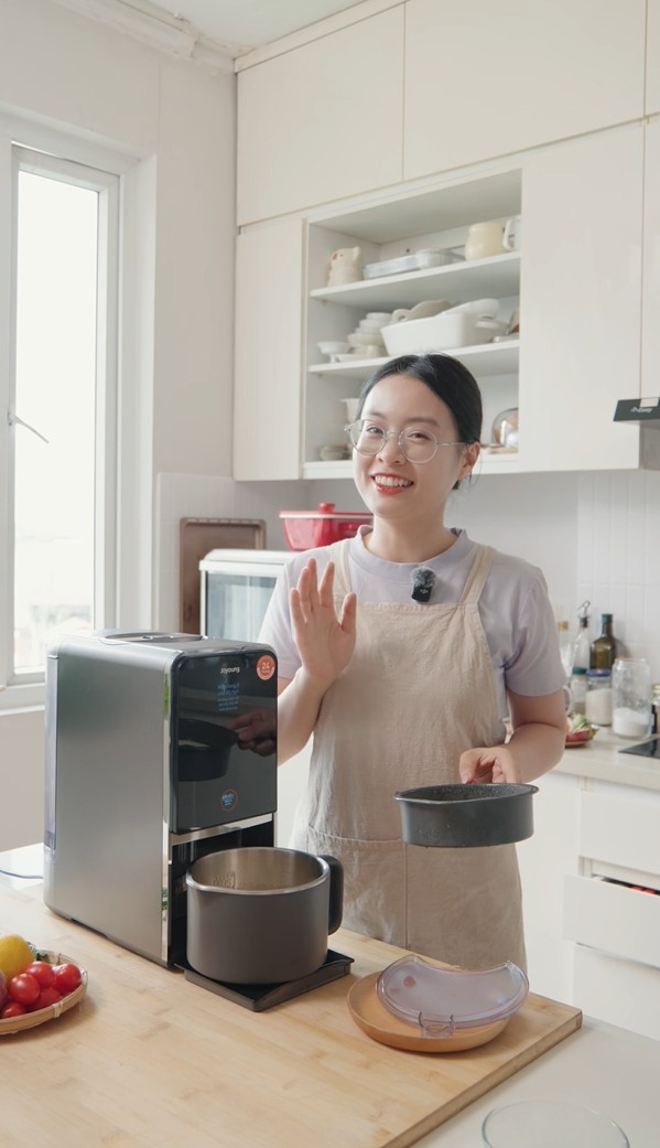 Chiếc máy nấu sữa hạt Joyoung mà "Eat Clean Hong - Thu Nhi" dùng, xuất hiện trong video hút 2 triệu lượt xem, có gì mà hot vậy?- Ảnh 4.