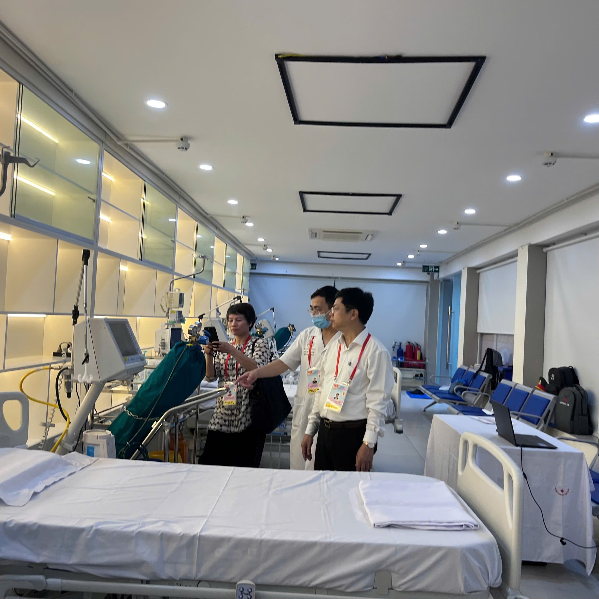 Cấp cứu một người phụ nữ bị choáng ngất do hạ đường huyết trước lễ sơ duyệt A80- Ảnh 6. Cấp cứu một người phụ nữ bị choáng ngất do hạ đường huyết trước lễ sơ duyệt A80- Ảnh 6.
