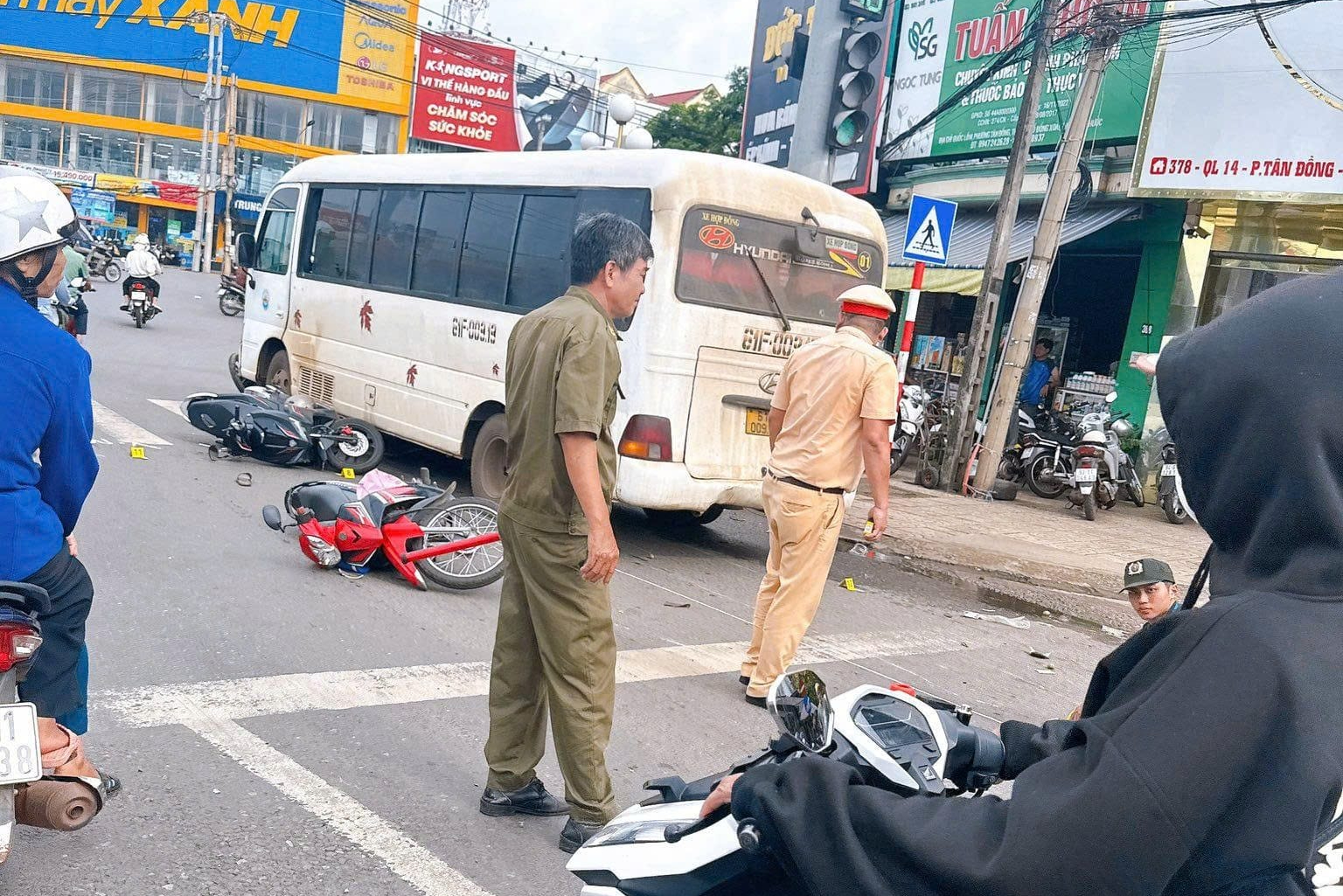 Vụ xe khách “lùa” hàng loạt xe máy ở Đồng Nai: Xác định nguyên nhân ban đầu- Ảnh 1.