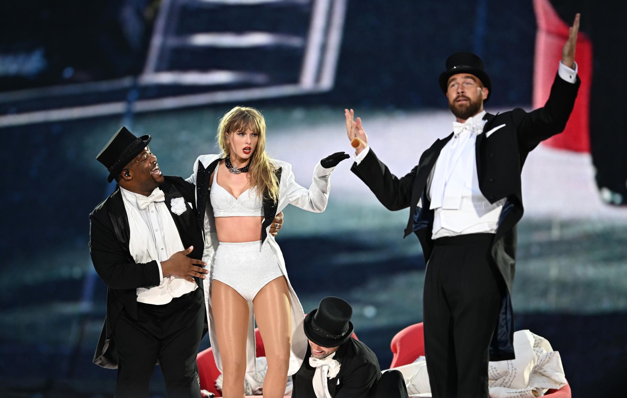 Ảnh: Toàn bộ dòng thời gian hẹn hò lãng mạn của Taylor Swift và Travis Kelce trước màn đính hôn bùng nổ cõi mạng- Ảnh 30.
