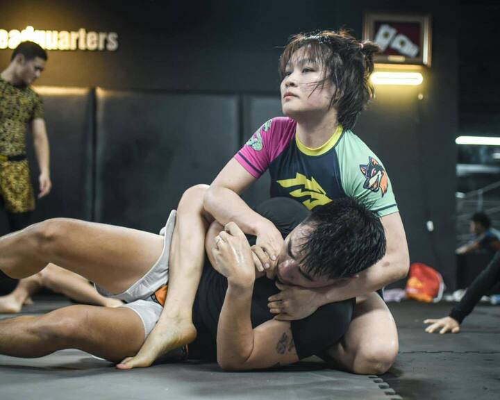 Cận cảnh buổi tập của cô gái văn phòng Hoàng Hằng dùng MMA hạ kẻ xăm trổ bắt nạt- Ảnh 2.