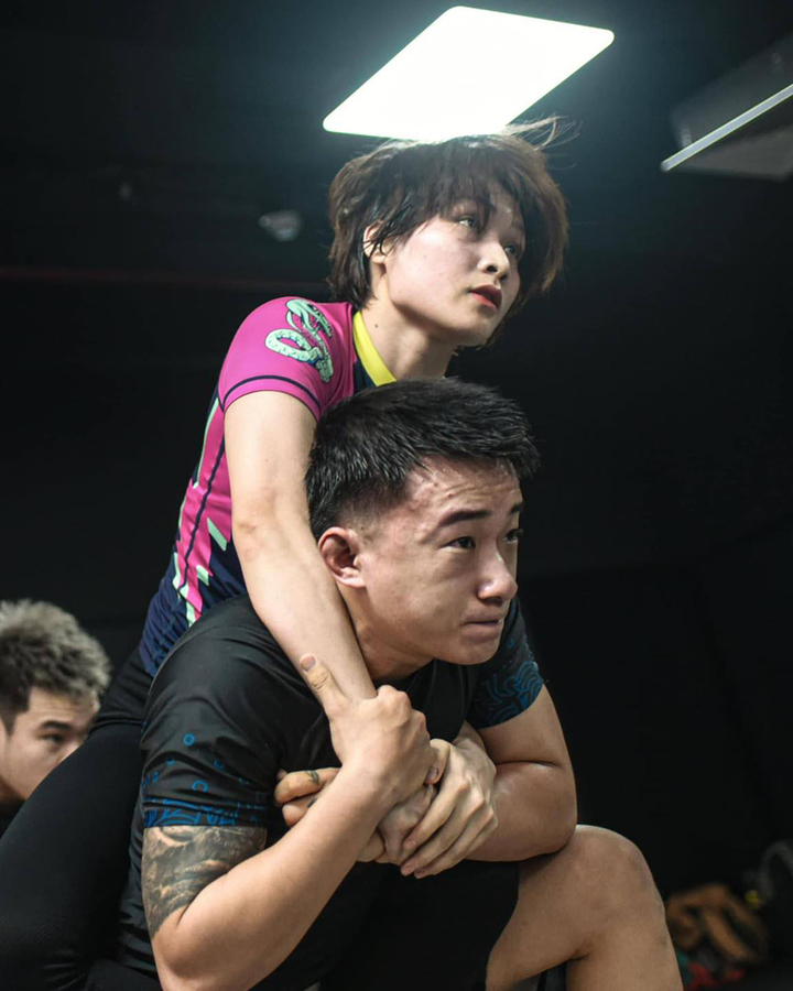 Cận cảnh buổi tập của cô gái văn phòng Hoàng Hằng dùng MMA hạ kẻ xăm trổ bắt nạt- Ảnh 5.