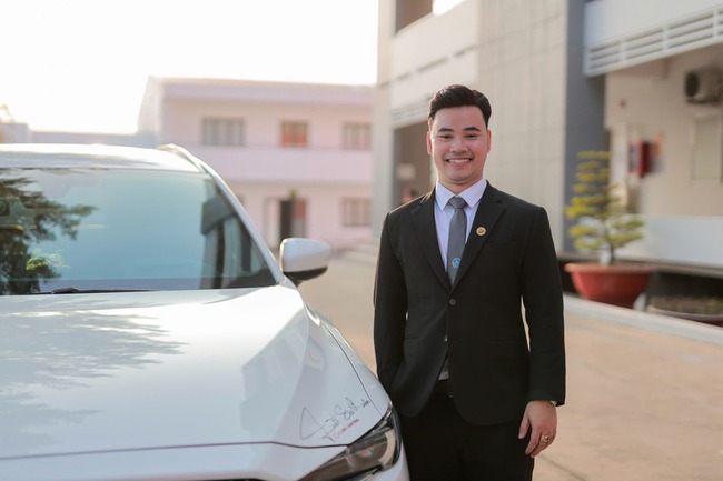 Nam sinh Đắk Nông nhận 3 triệu đồng cầm cố tài sản của mẹ vào đại học, sau 13 năm là Luật sư trẻ, thành tích đáng nể- Ảnh 1. Nam sinh Đắk Nông nhận 3 triệu đồng cầm cố tài sản của mẹ vào đại học, sau 13 năm là Luật sư trẻ, thành tích đáng nể- Ảnh 1.