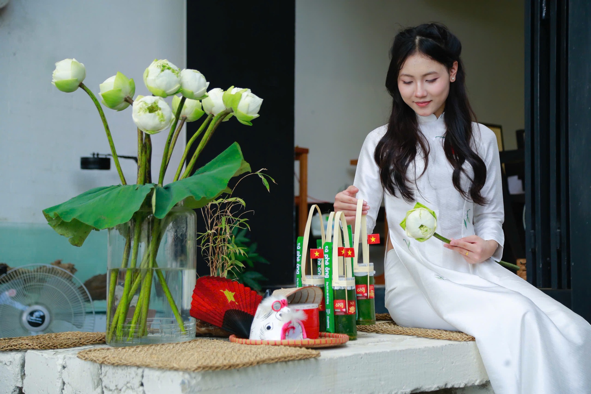 "Phù phép" can nhựa mua ở vựa ve chai, chủ quán cà phê ở TP.HCM đắt khách gấp 3 lần trước thềm 2/9- Ảnh 5.