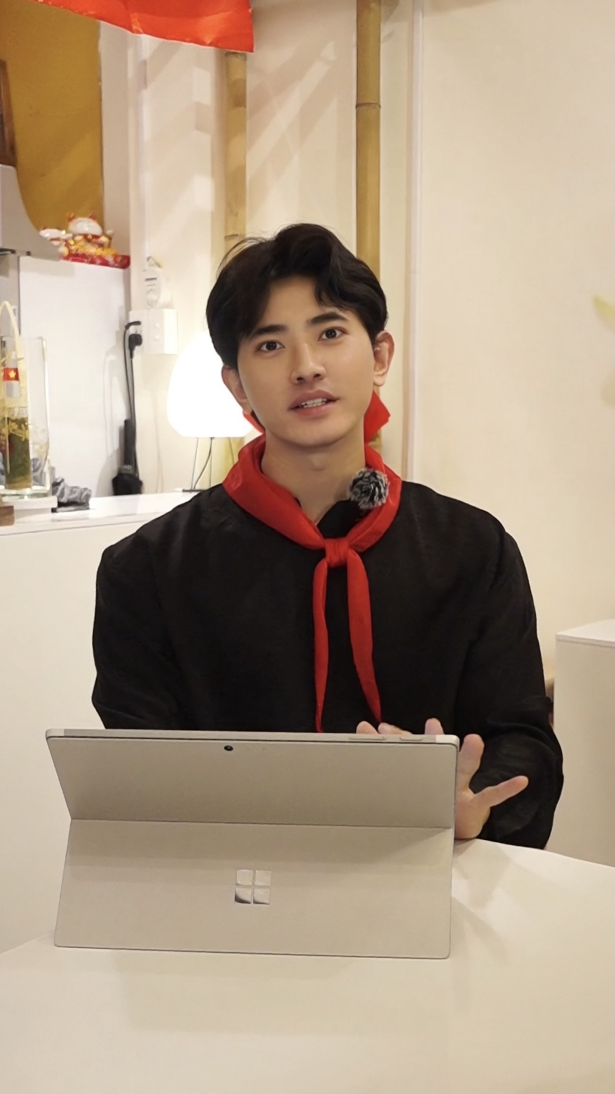 "Phù phép" can nhựa mua ở vựa ve chai, chủ quán cà phê ở TP.HCM đắt khách gấp 3 lần trước thềm 2/9- Ảnh 1.