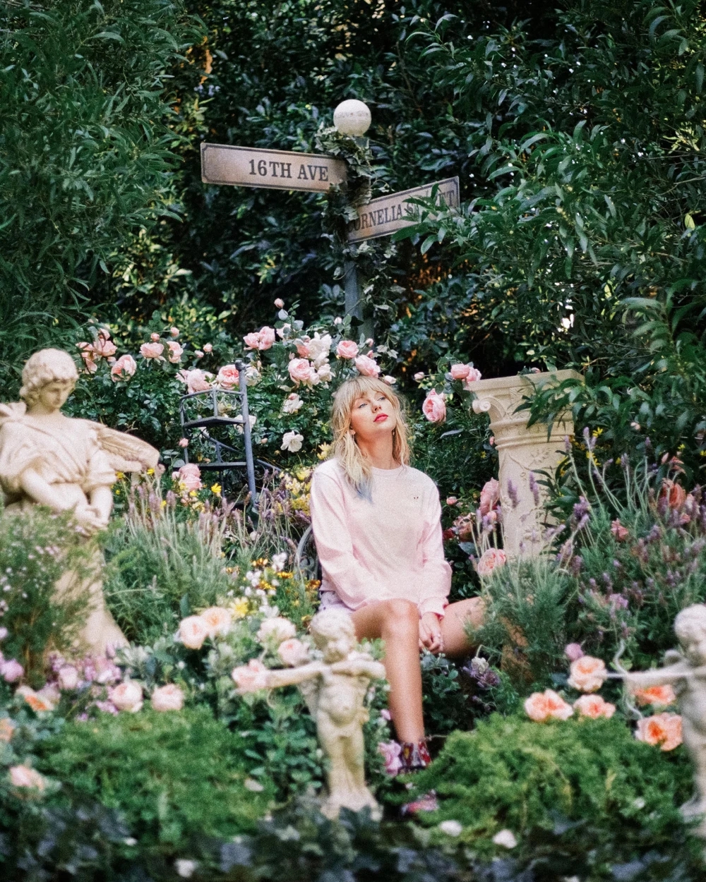 Màn cầu hôn Travis Kelce dành cho Taylor Swift đã được tiên tri từ 20 năm trước?- Ảnh 7.