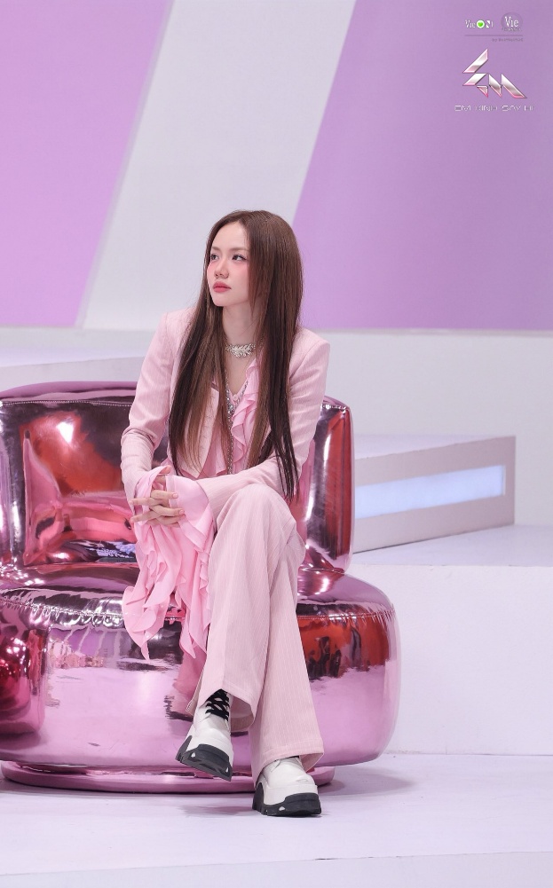Lên outfit đi runway Em Xinh 