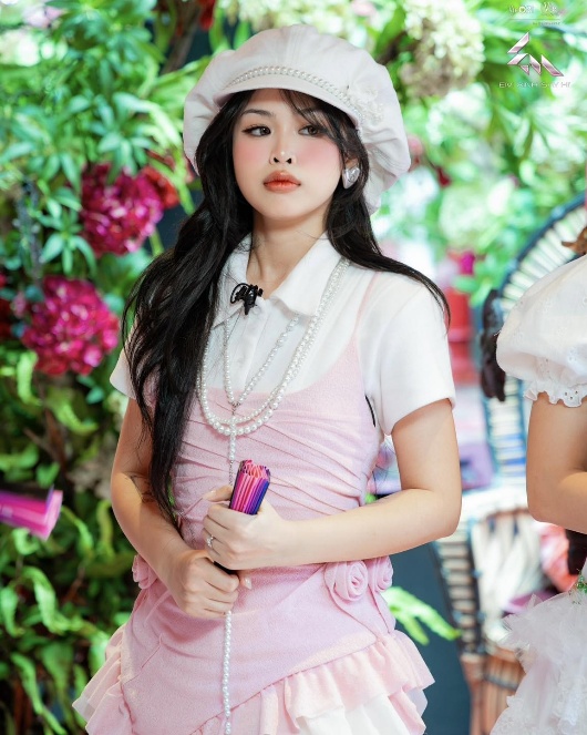 Lên outfit đi runway Em Xinh 