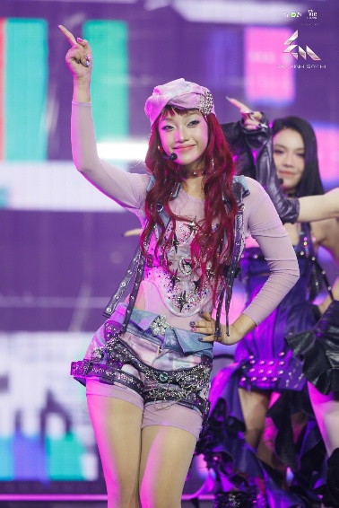 Lên outfit đi runway Em Xinh 