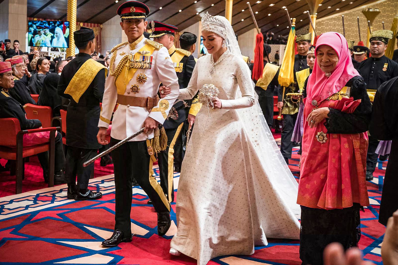 Vợ chồng Hoàng tử Brunei hiện ra sao sau gần 2 năm tổ chức đám cưới 10 ngày gây chú ý toàn cầu?- Ảnh 1. Vợ chồng Hoàng tử Brunei hiện ra sao sau gần 2 năm tổ chức đám cưới 10 ngày gây chú ý toàn cầu?- Ảnh 1.