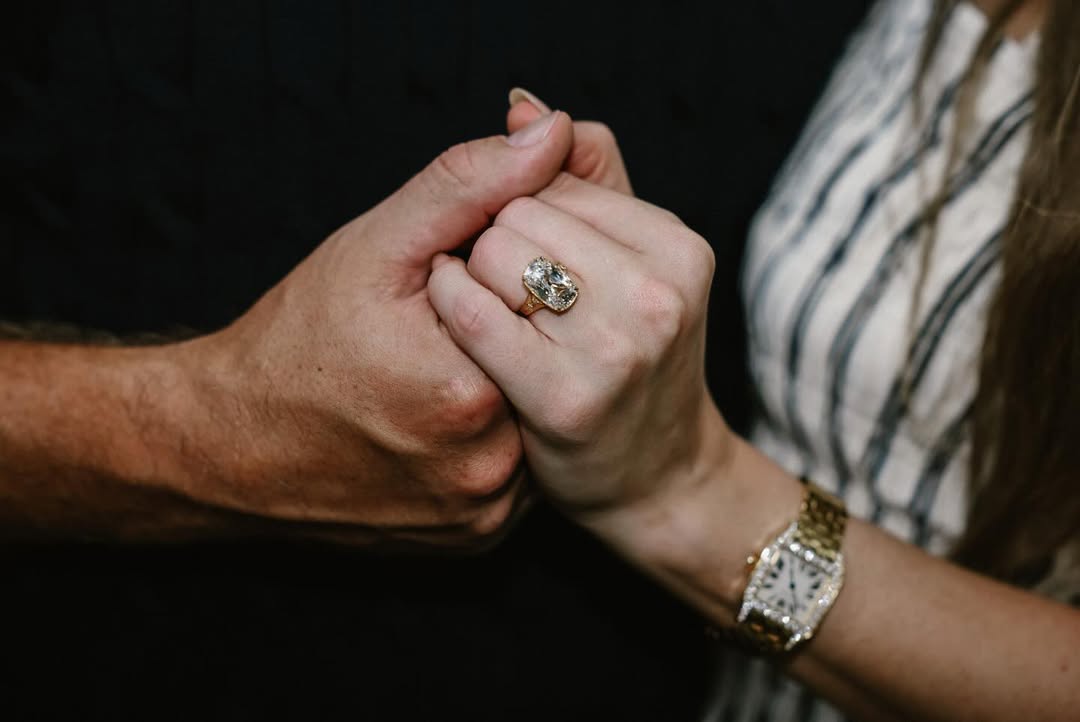 Lễ đính hôn của Taylor Swift và Travis Kelce: Bố chồng công khai 