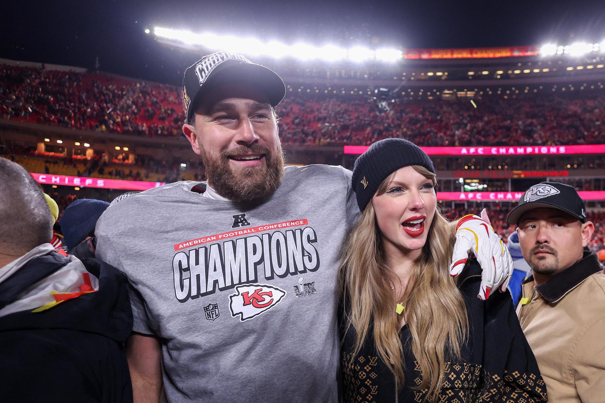 Tình sử Taylor Swift trước khi đính hôn với Travis Kelce: Yêu 9 người, lần nào chia tay cũng ồn ào- Ảnh 2.