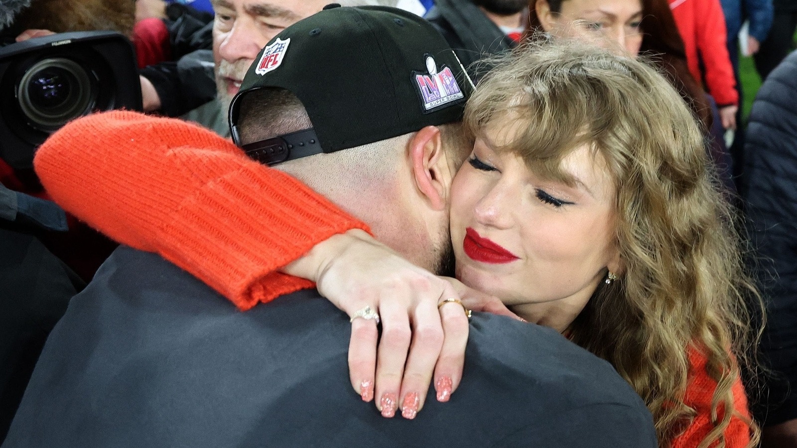 Taylor Swift có hơn chục anh tình cũ hạng A, tại sao cuối cùng lại cưới cầu thủ còn nghèo hơn mèo cưng của mình?- Ảnh 16. Taylor Swift có hơn chục anh tình cũ hạng A, tại sao cuối cùng lại cưới cầu thủ còn nghèo hơn mèo cưng của mình?- Ảnh 16.