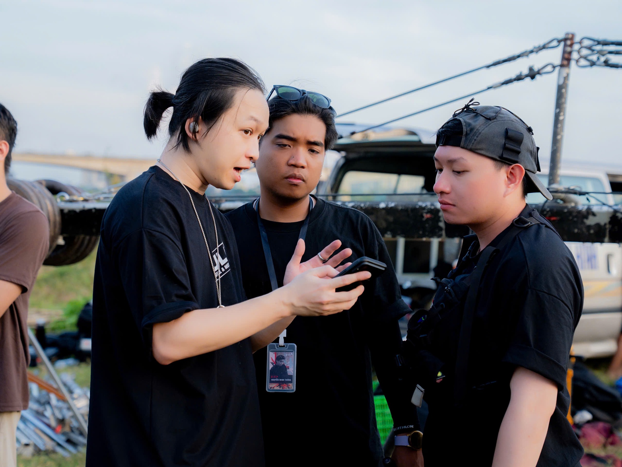 Những mảnh ghép làm nên thành công của MV triệu view Viết Tiếp Câu Chuyện Hòa Bình- Ảnh 4.