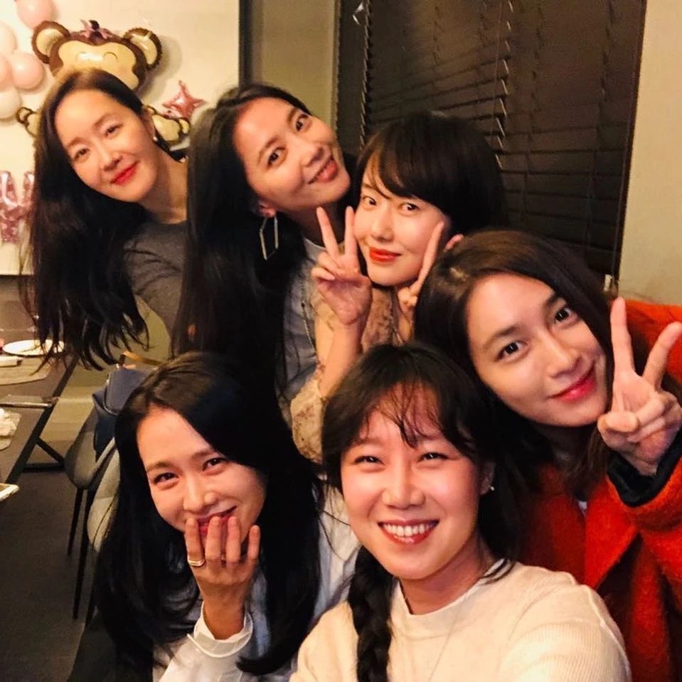 Lee Byung Hun phát biểu kém duyên gây scandal cho Son Ye Jin, bà xã liền có động thái lạ?- Ảnh 2. Lee Byung Hun phát biểu kém duyên gây scandal cho Son Ye Jin, bà xã liền có động thái lạ?- Ảnh 2.