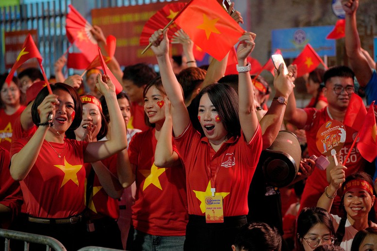 Tặng 100.000 đồng/người cho toàn dân ăn Tết Độc lập- Ảnh 1.
