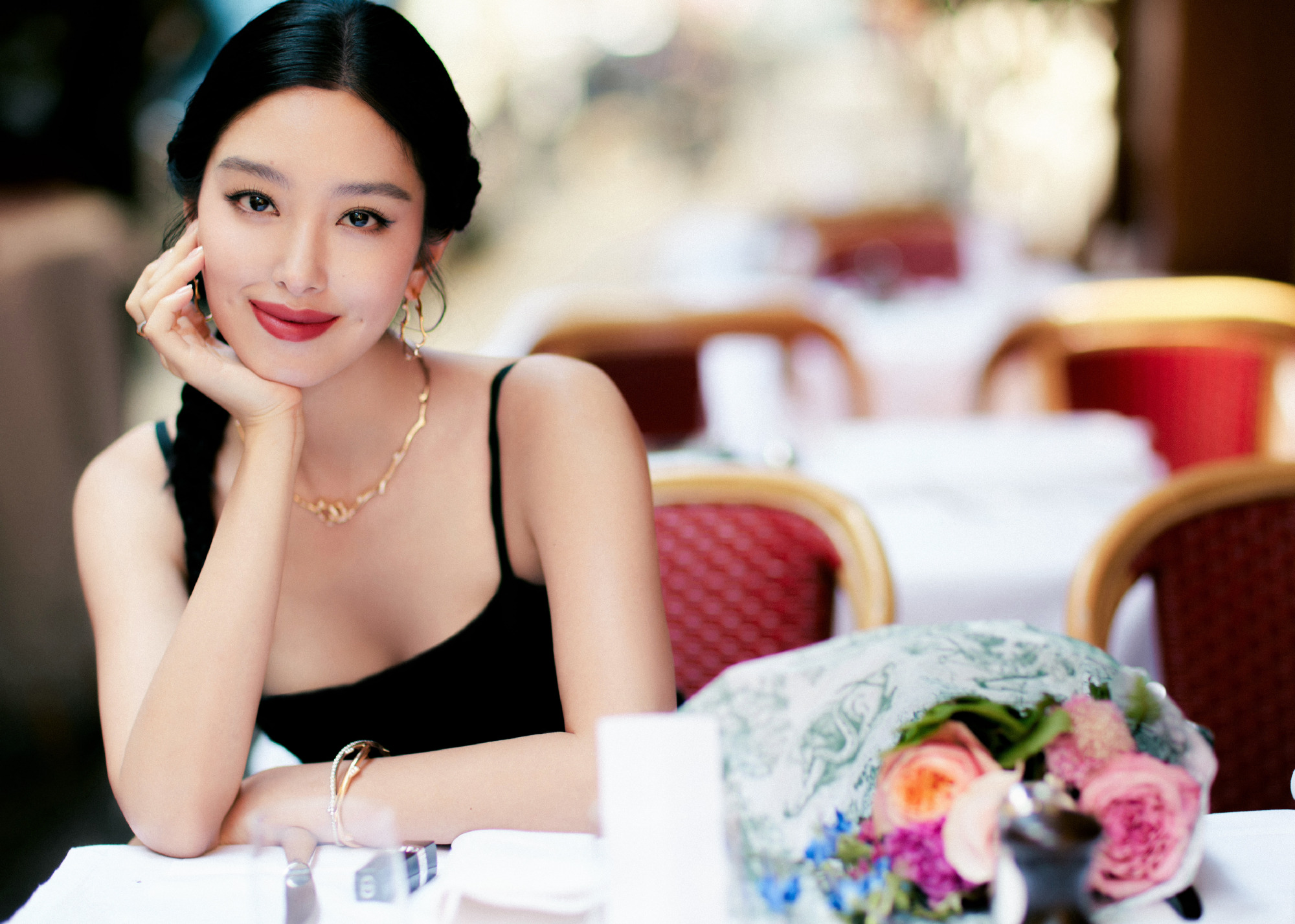 Bản sao Lưu Diệc Phi sinh con cho thiếu gia có vợ, bị cấm bước chân vào hào môn?- Ảnh 2. Bản sao Lưu Diệc Phi sinh con cho thiếu gia có vợ, bị cấm bước chân vào hào môn?- Ảnh 2.