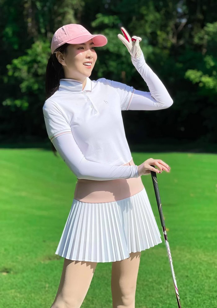 4 mỹ nhân Việt cực mê golf: Người làm đại sứ dự án golf của tập đoàn nhà chồng, người dạy con chơi từ năm 7 tuổi- Ảnh 11. 4 mỹ nhân Việt cực mê golf: Người làm đại sứ dự án golf của tập đoàn nhà chồng, người dạy con chơi từ năm 7 tuổi- Ảnh 11.