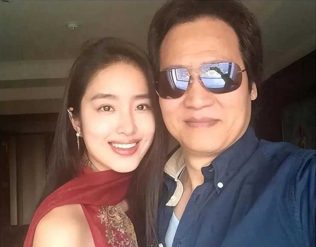 Bản sao Lưu Diệc Phi sinh con cho thiếu gia có vợ, bị cấm bước chân vào hào môn?- Ảnh 3. Bản sao Lưu Diệc Phi sinh con cho thiếu gia có vợ, bị cấm bước chân vào hào môn?- Ảnh 3.