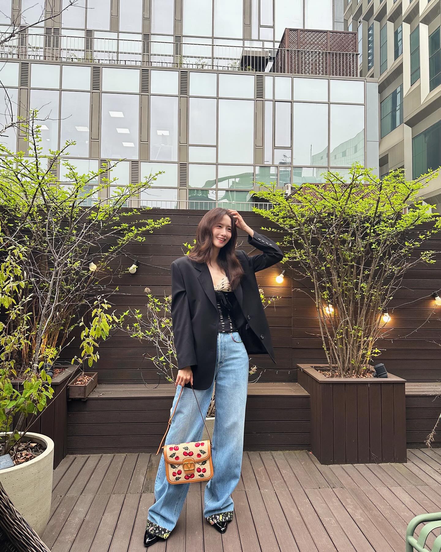 Nữ chính phim Hàn hot nhất hiện tại: Là huyền thoại nhan sắc, thời trang đơn giản mà tinh tế mọi lúc mọi nơi- Ảnh 7.