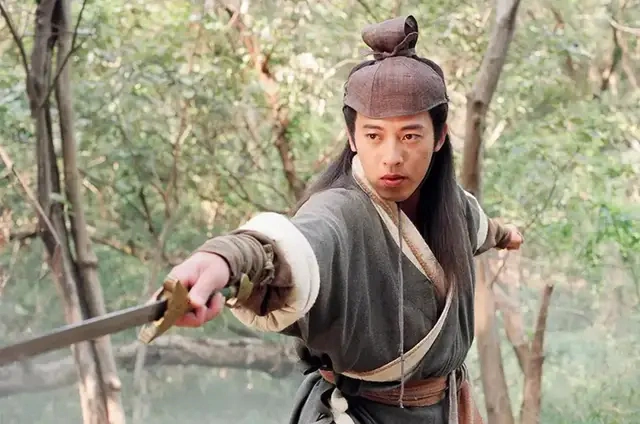 “Lệnh Hồ Xung đẹp trai nhất” nhập viện cấp cứu vì viêm phổi- Ảnh 1.