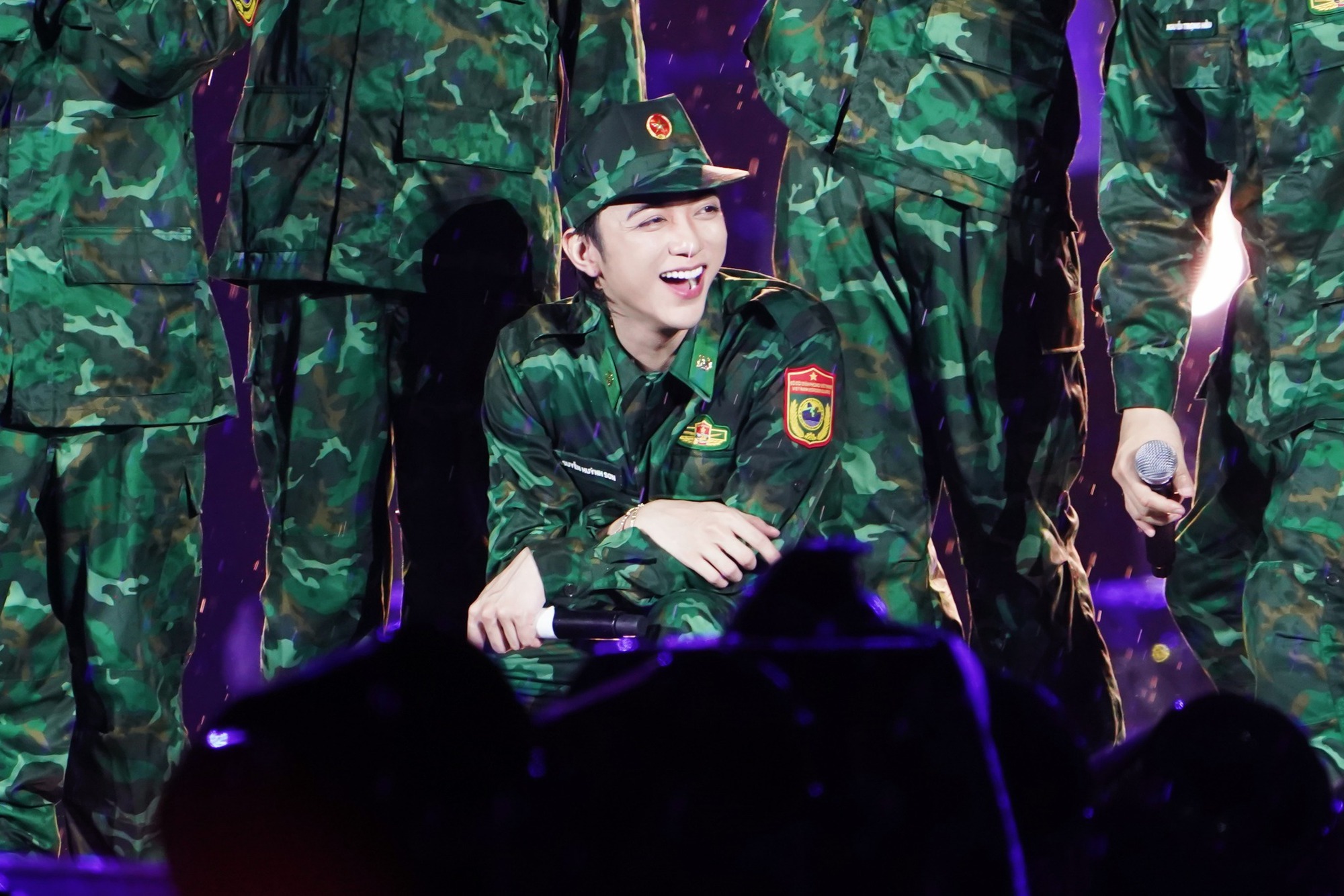 Hoàng tử Vpop cực đắt show dạo này: Có đêm chạy 2 show mệt bở người, cát-xê từng này thì tiền bao nhiêu cho hết!- Ảnh 4.