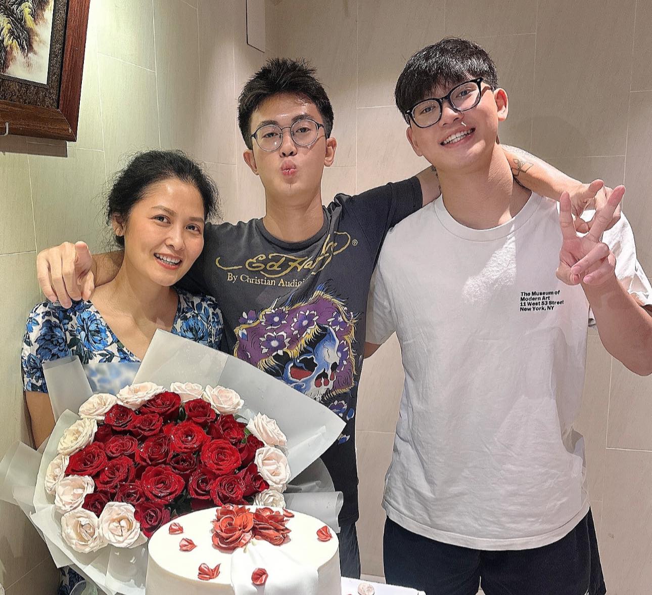 Con trai của phó Bộ trưởng Bộ Ngoại giao phim Mưa Đỏ ngoài đời- Ảnh 5.