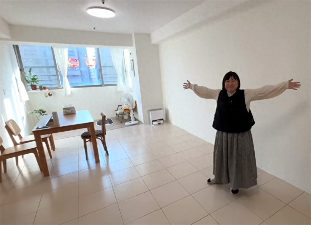 Trố mắt trước căn hộ tinh tươm của người phụ nữ trung niên: 