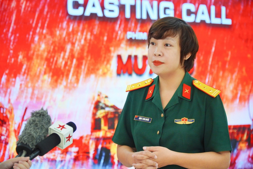 Bí mật sau cảnh nóng nhất Mưa Đỏ: Nam nữ chính không dám nhìn mặt nhau, đạo diễn tiết lộ 1 câu sốc óc- Ảnh 4.