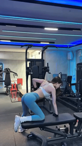 Thiều Bảo Trâm có thể thẩm mỹ để mặt đẹp hơn, nhưng để có body đỉnh chóp chắc chắn là... tập gym hùng hục!- Ảnh 2. Thiều Bảo Trâm có thể thẩm mỹ để mặt đẹp hơn, nhưng để có body đỉnh chóp chắc chắn là... tập gym hùng hục!- Ảnh 2.