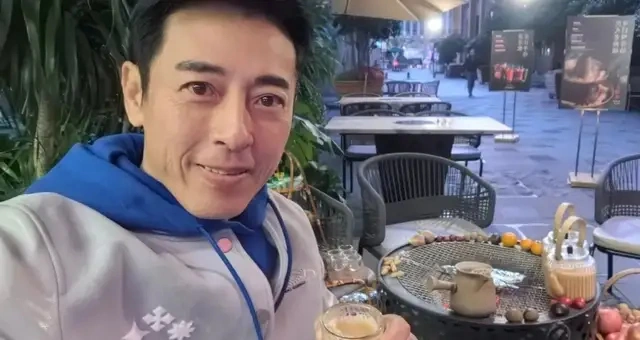 “Lệnh Hồ Xung đẹp trai nhất” nhập viện cấp cứu vì viêm phổi- Ảnh 3.
