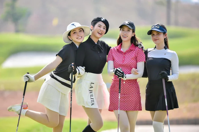 4 mỹ nhân Việt cực mê golf: Người làm đại sứ dự án golf của tập đoàn nhà chồng, người dạy con chơi từ năm 7 tuổi- Ảnh 2. 4 mỹ nhân Việt cực mê golf: Người làm đại sứ dự án golf của tập đoàn nhà chồng, người dạy con chơi từ năm 7 tuổi- Ảnh 2.