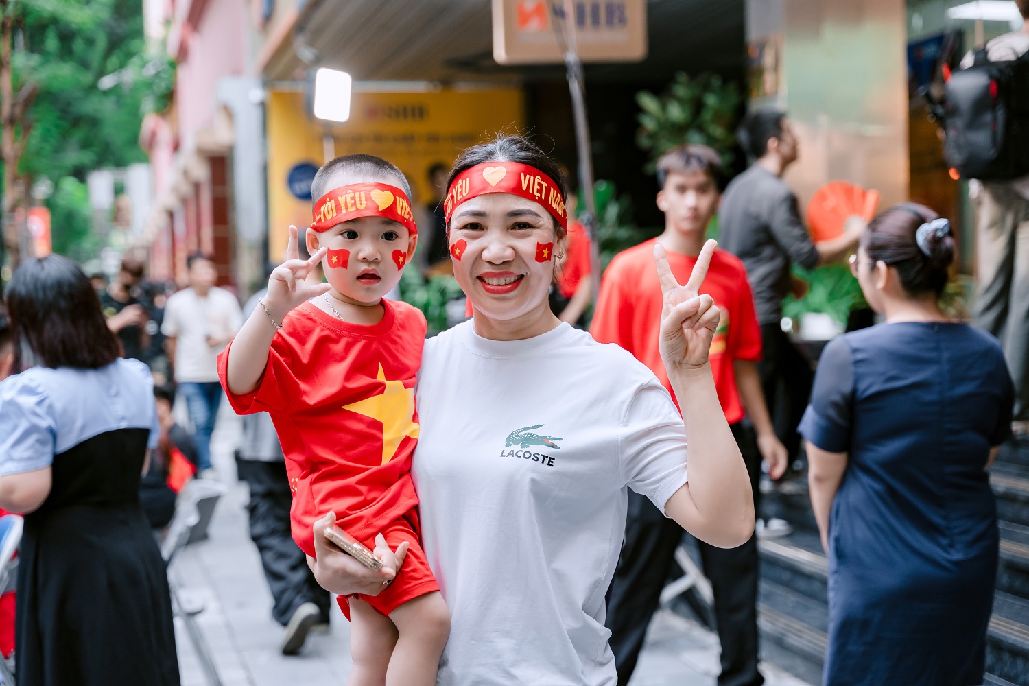 Hà Nội rạng rỡ sau mưa, photobooth SHB thành “tọa độ yêu nước” ngày Quốc khánh- Ảnh 5.